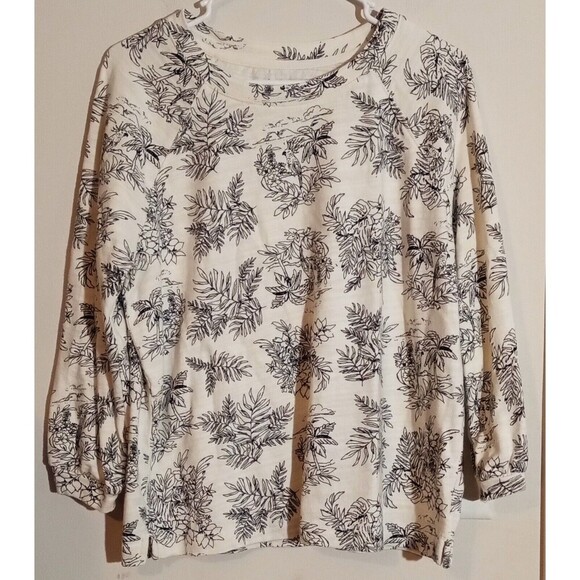 LOFT Sweaters - LOFT Pullover Sweatshirt Women's Size Medium Ivory Long Sleeve Safari EUC Nice